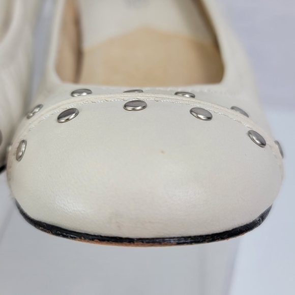 Michael Kors Leather Beige Studded Slip On Ballet Flats Size 6.5M - Picture 9 of 16